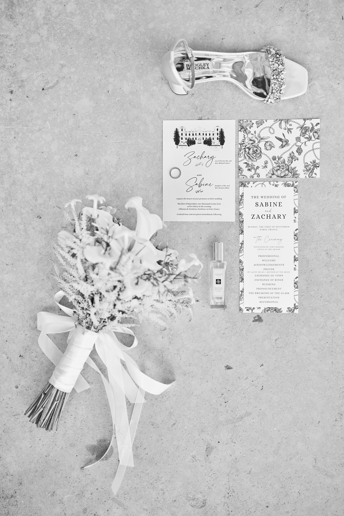 Papeterie de mariage et bouquet, &agrave; plat